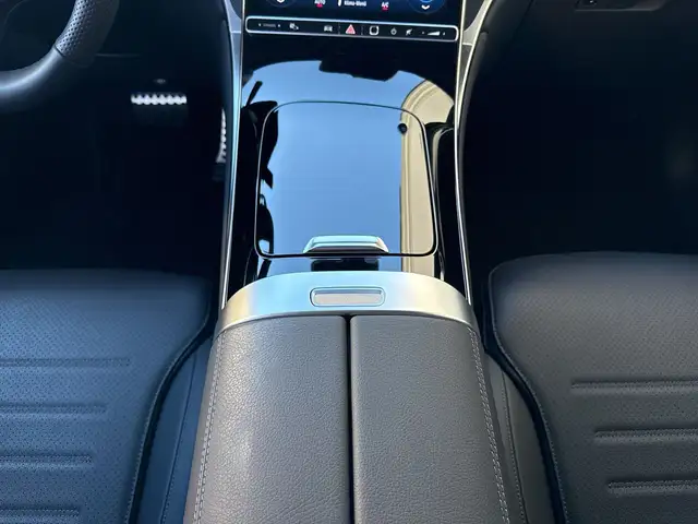 Mercedes-Benz GLC view 17