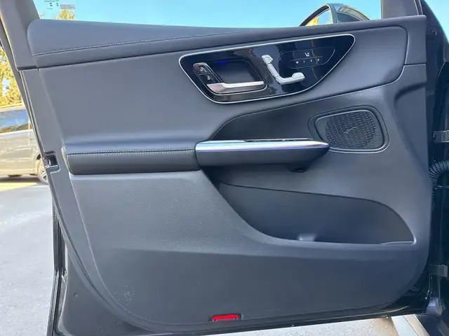 Mercedes-Benz GLC view 11