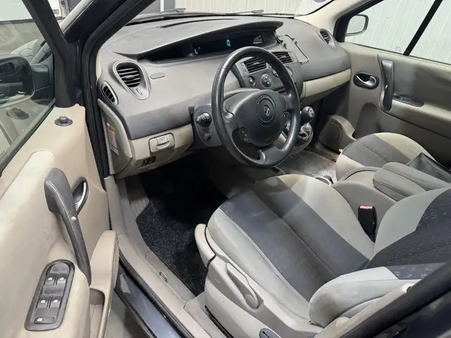 Renault Grand Scenic view 7