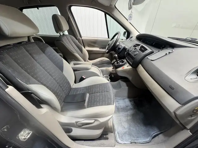 Renault Grand Scenic view 9