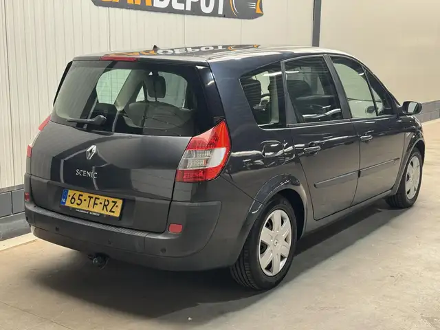 Renault Grand Scenic view 4