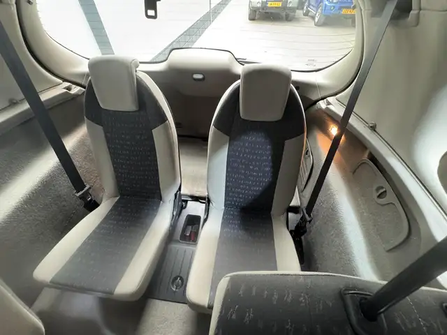 Renault Grand Scenic view 6