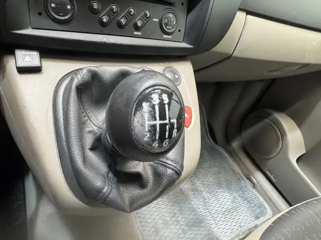 Renault Grand Scenic view 13