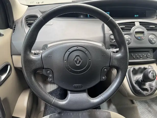 Renault Grand Scenic view 11