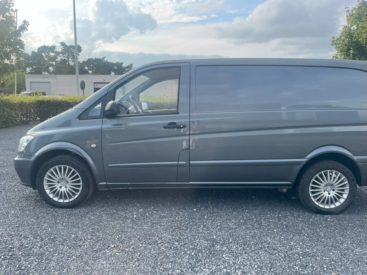 Mercedes-Benz Vito 2.1 CDI Start/Stop Grijs - 2