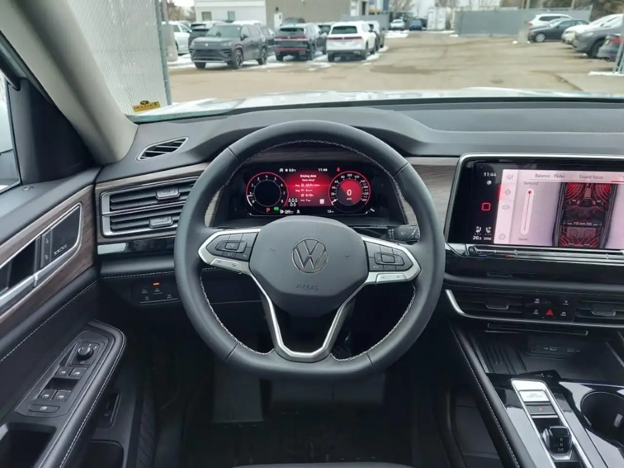 Volkswagen Atlas снимка Volkswagen Atlas