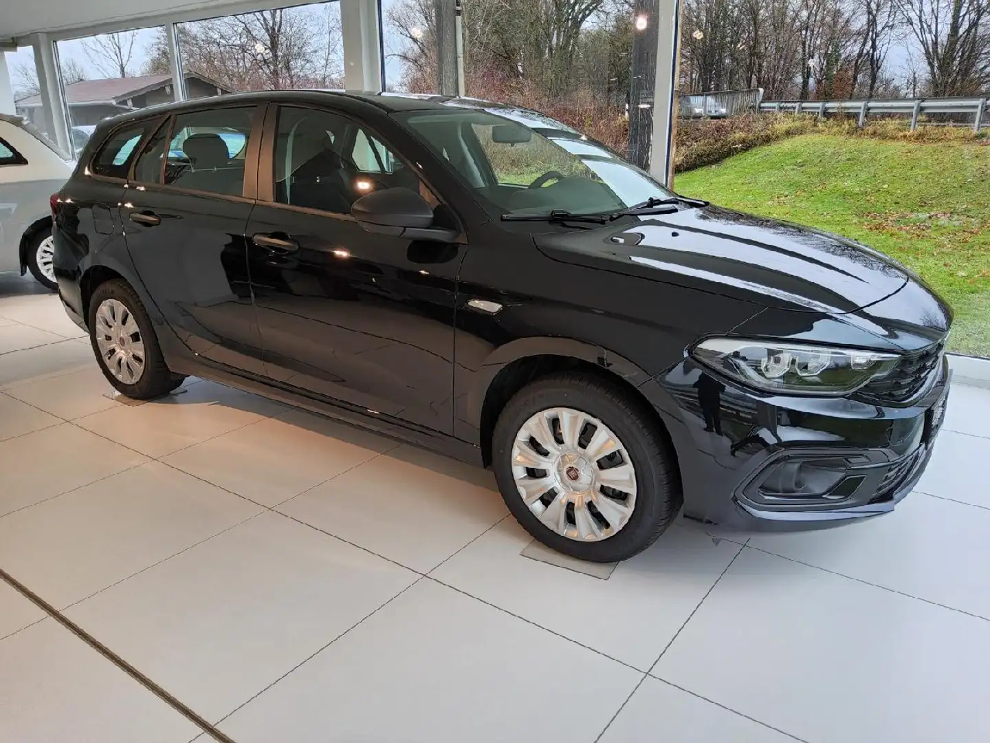 Fiat Tipo Life Schwarz - 2