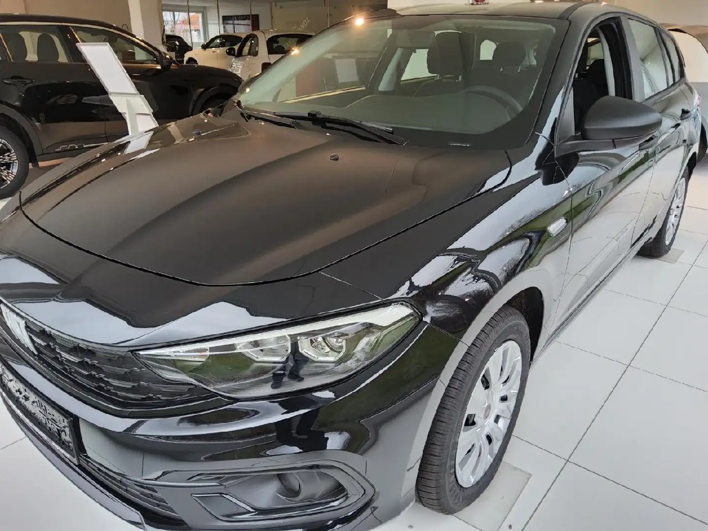 Fiat Tipo Life Schwarz - 1