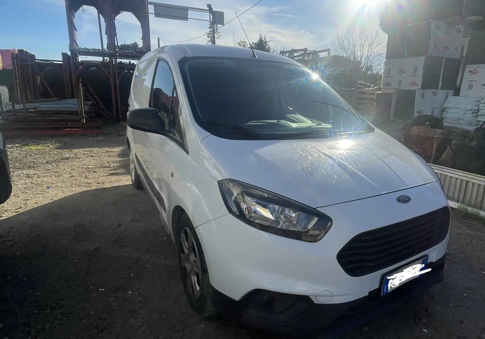 Ford Transit Courier Bianco - 2