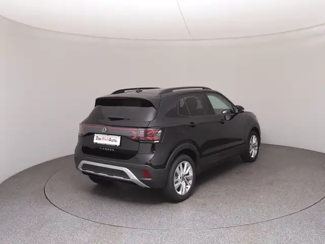 Volkswagen T-Cross view 4