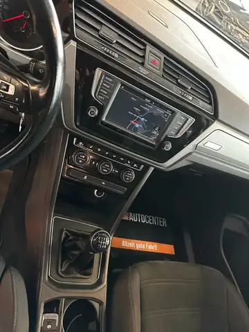 Volkswagen Touran view 12