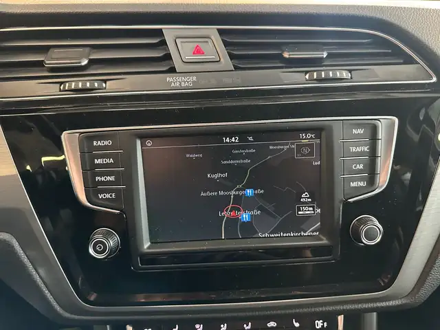 Volkswagen Touran view 14