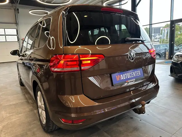Volkswagen Touran view 6