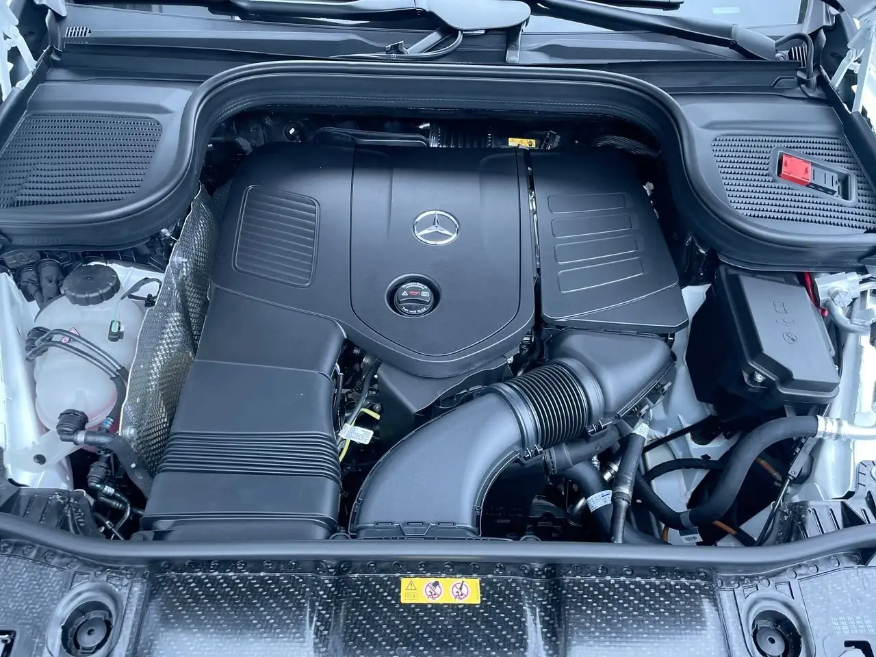 Mercedes-Benz GLE снимка Mercedes-Benz GLE