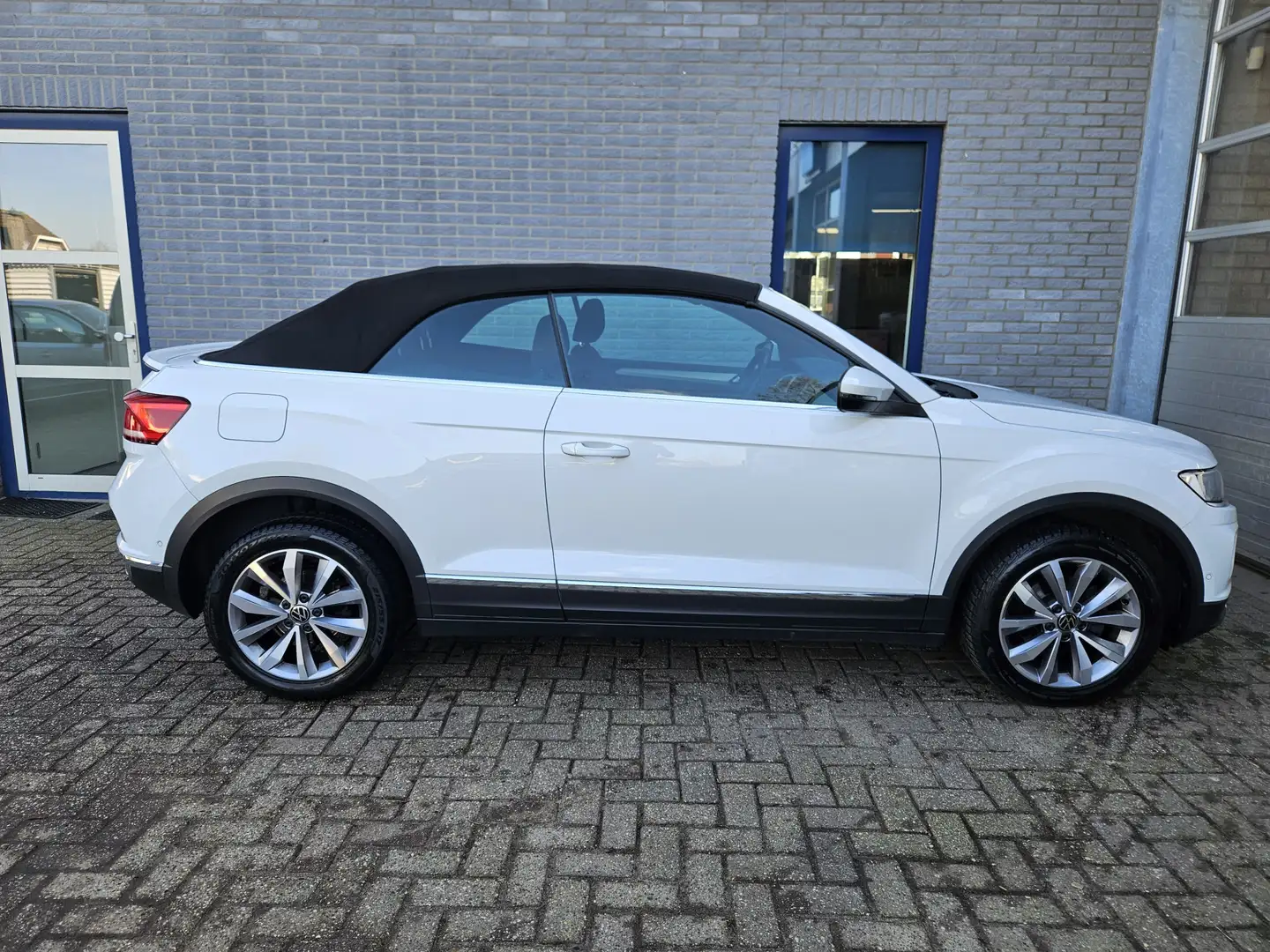 Volkswagen T-Roc Cabrio 1.5 TSI Style Inclusief Afleveringskosten Beyaz - 2