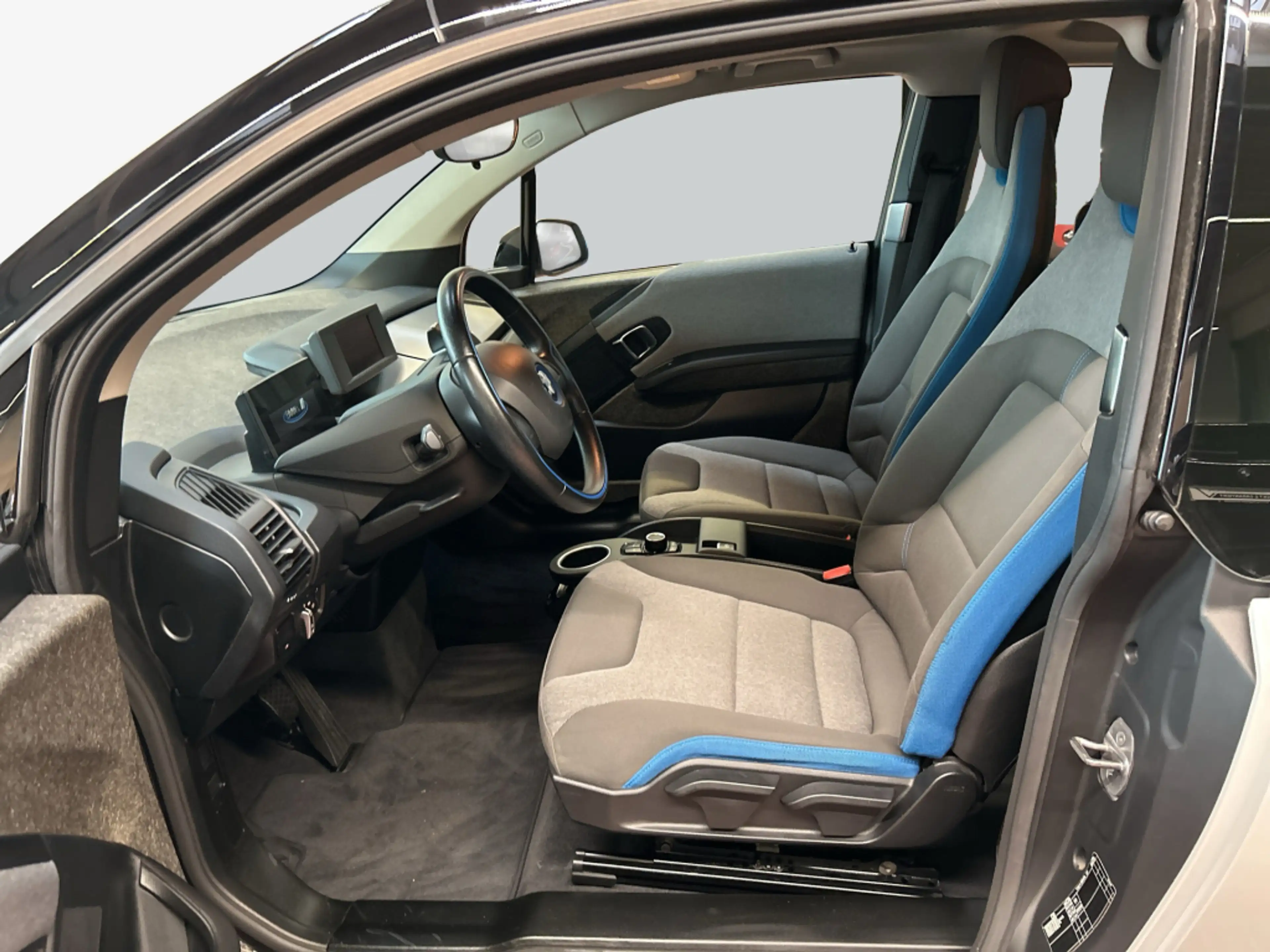 BMW i3 (120 Ah), SHZ — photo 10