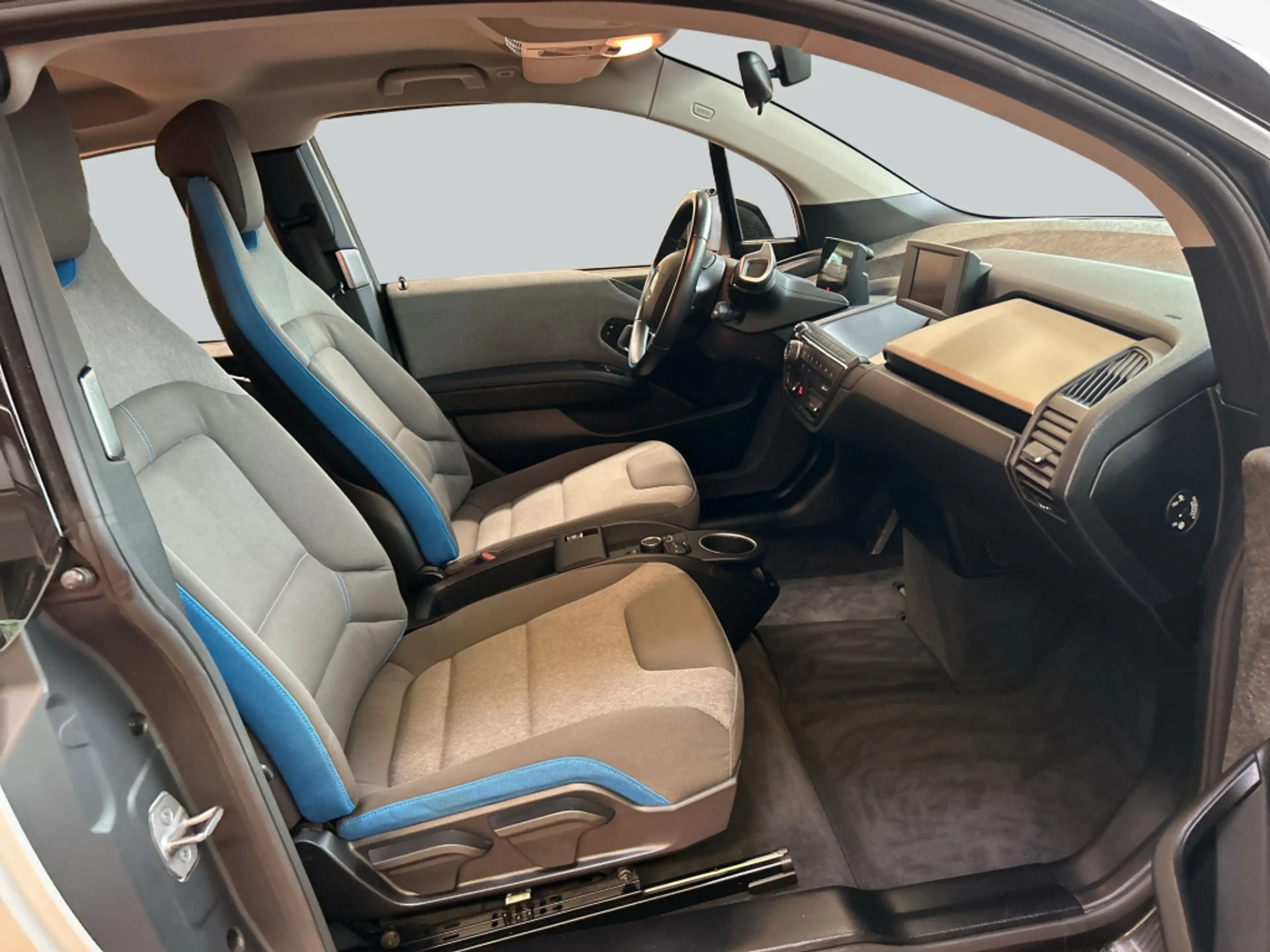 BMW i3 (120 Ah), SHZ — photo 13