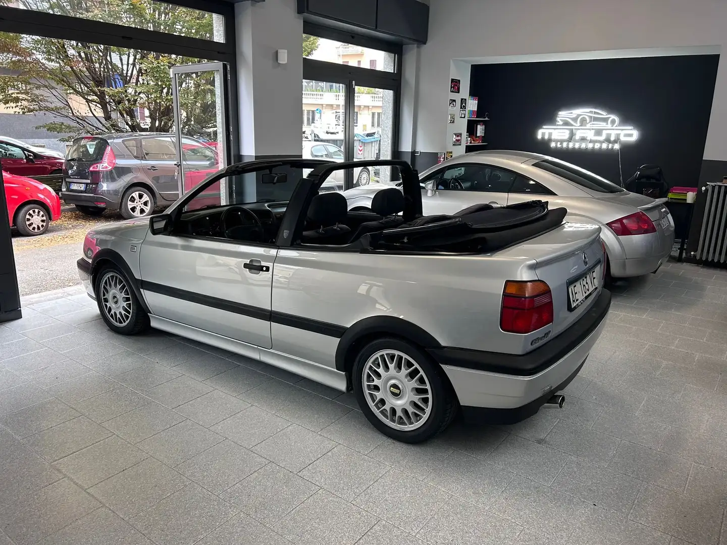 Volkswagen Golf Cabriolet Golf Cabrio 1.8 75cv Plateado - 1