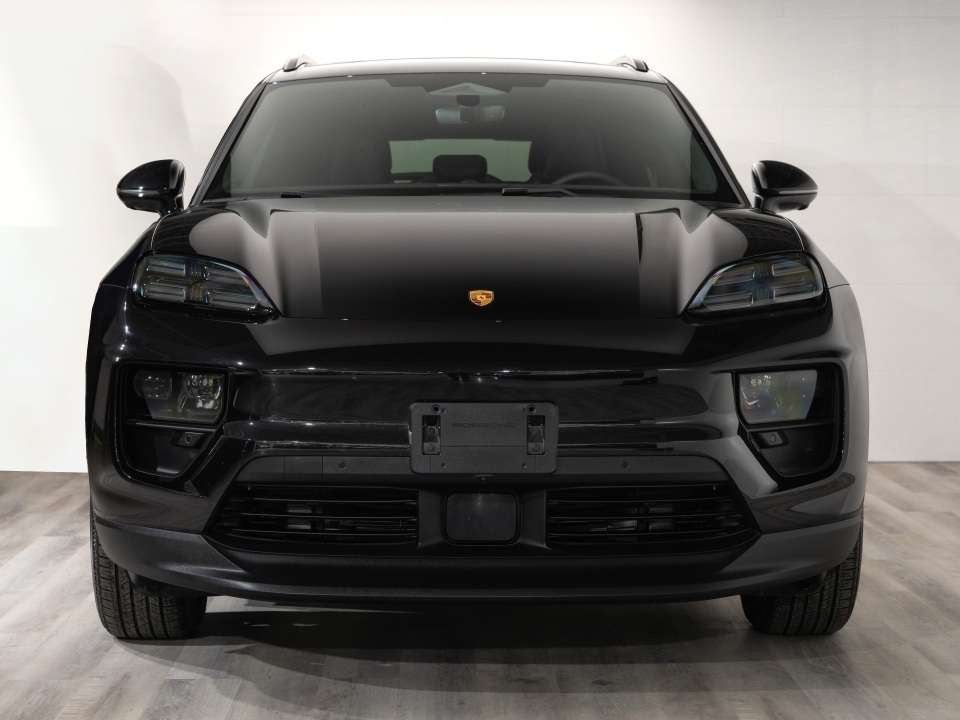 2025 Porsche Macan 4 Electric AWD thumb 6