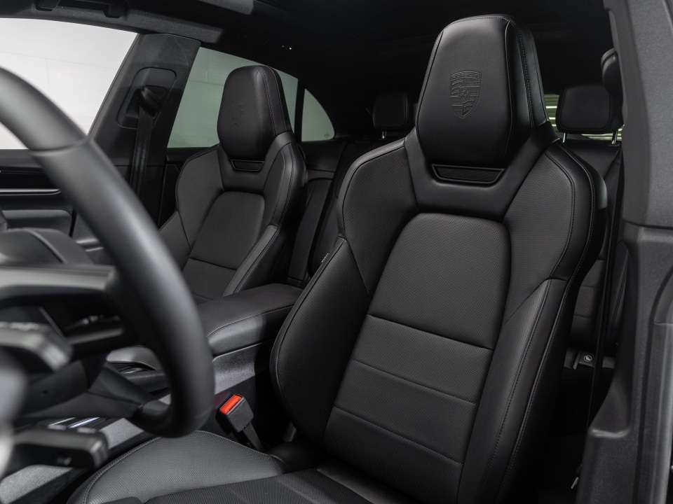 2025 Porsche Macan 4 Electric AWD thumb 9