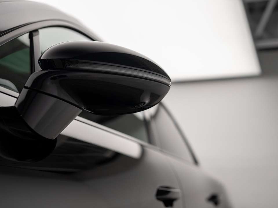2025 Porsche Macan 4 Electric AWD thumb 37