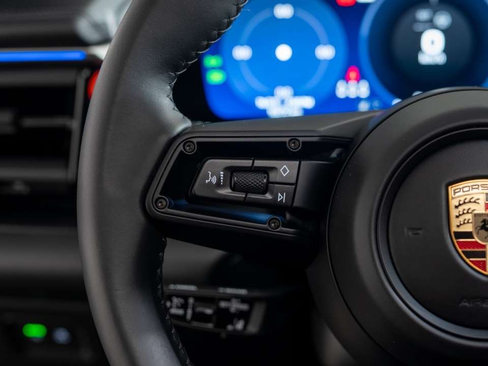 2025 Porsche Macan 4 Electric AWD thumb 16
