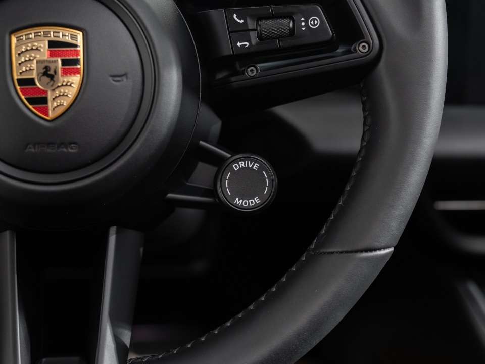 2025 Porsche Macan 4 Electric AWD thumb 26
