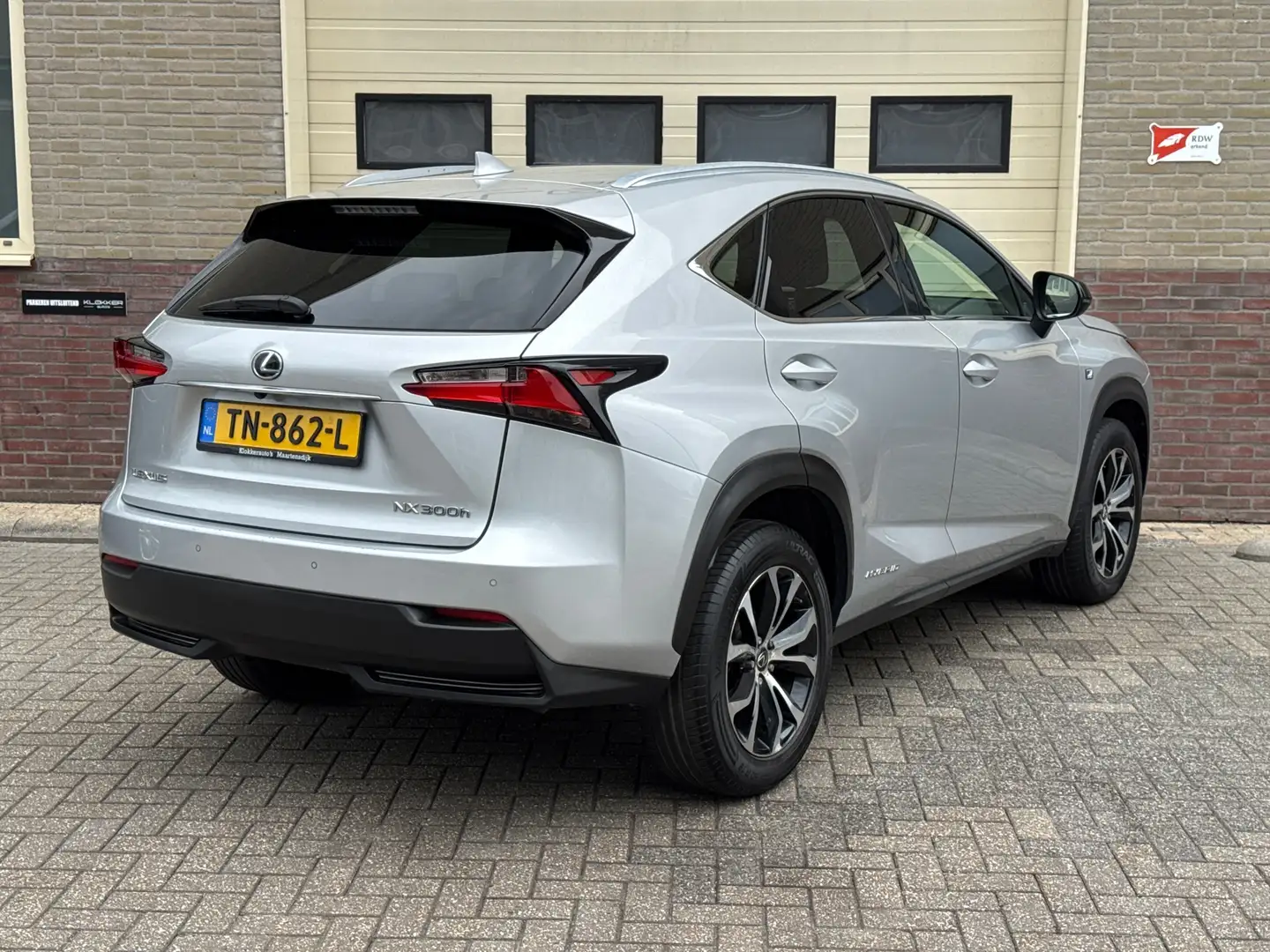 Lexus NX 300h AWD F Sport Line ACC | Camera | Stoelverw. Gris - 2