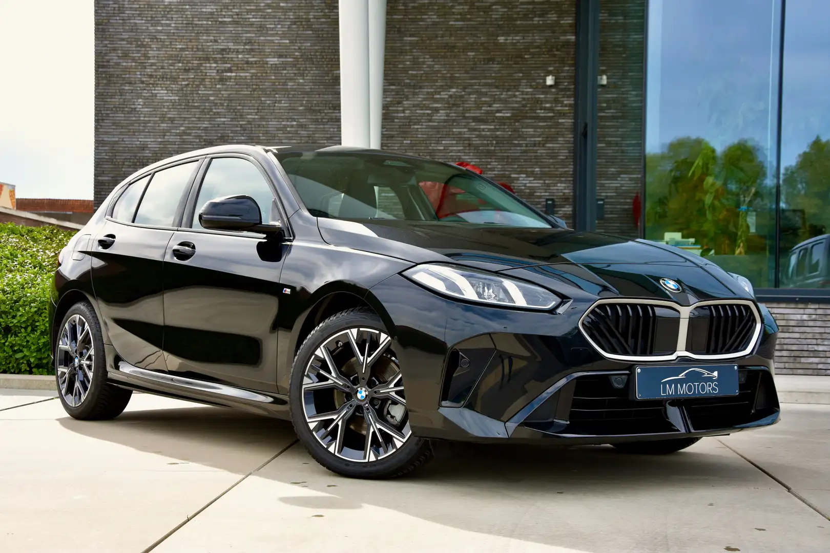 BMW 120 i M-Sport **7500 KM** NEW Noir - 1