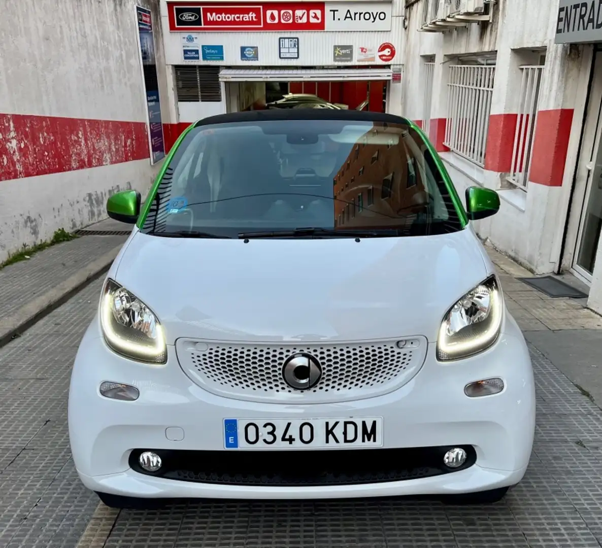 smart forTwo Coupé Electric Drive Passion Weiß - 1