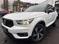 Volvo XC40 D4 AWD R Design 20'',AHK,Alcantara,Pano,ACC Weiß - thumbnail 1