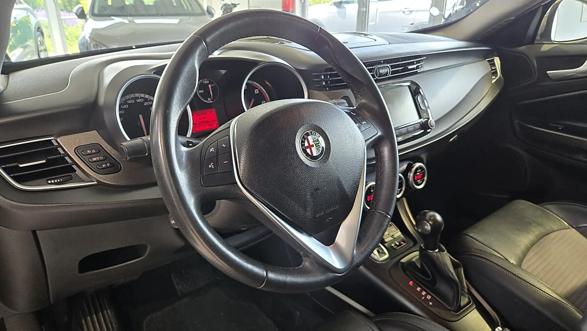 Alfa Romeo Giulietta Exclusive 2,0 JTDM-2 TCT --TOLLE AUSFÜHRUNG-- Braun - 2