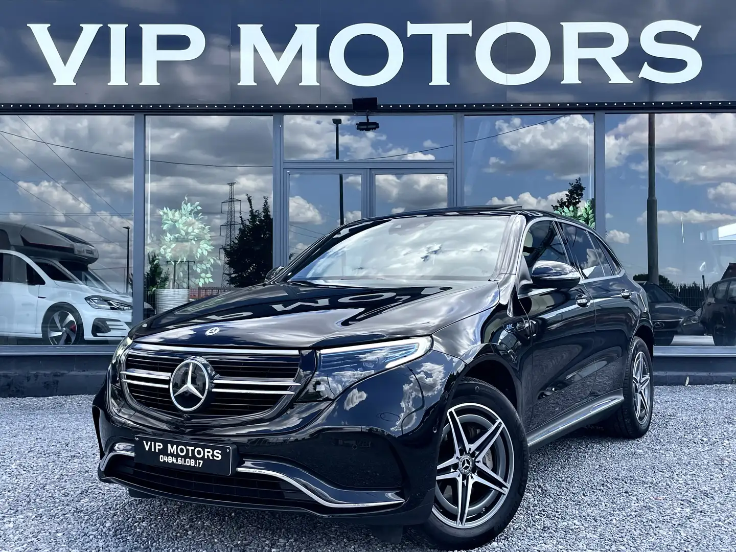 Mercedes-Benz EQC 400 4MATIC // PACK AMG // TOIT OUVRANT // FULL OPTIONS Zwart - 1