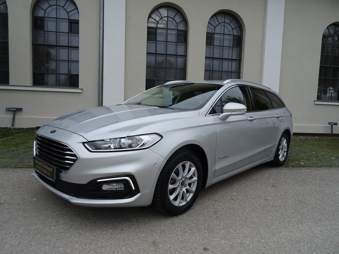 Ford Mondeo Hybrid Benzin/E-Automatik-2.Hand-wenig km Srebrny - 1