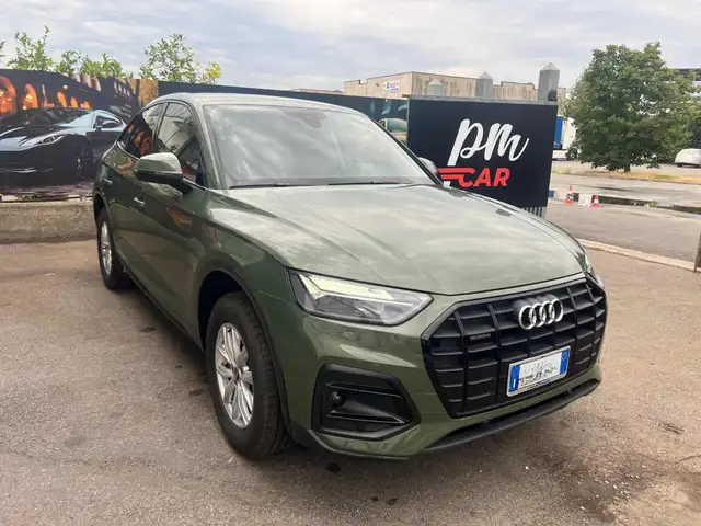 Audi Q5 view 3