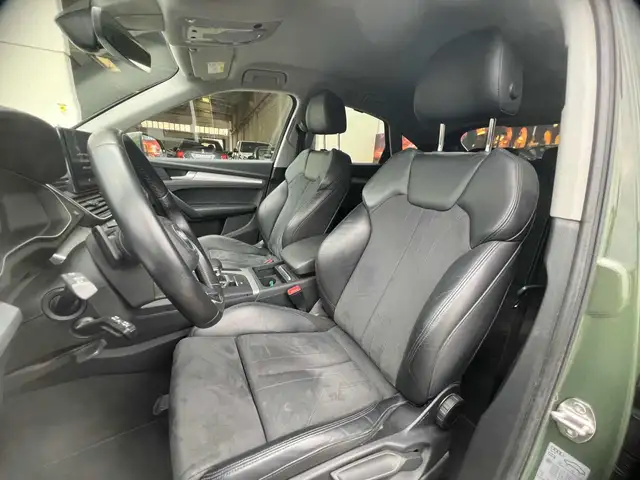 Audi Q5 view 9