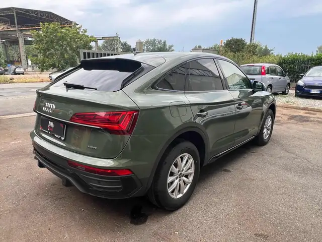 Audi Q5 view 5