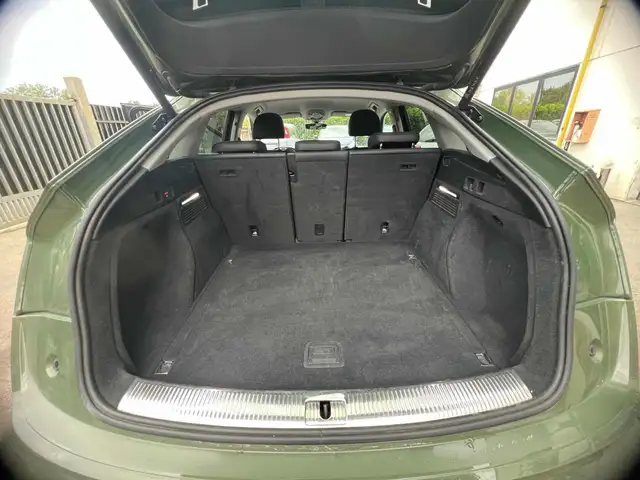 Audi Q5 view 15