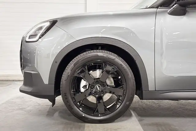 MINI Countryman view 4