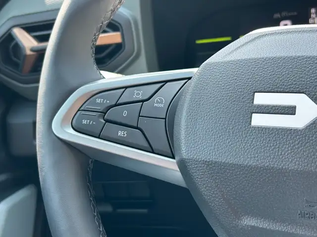 Dacia Duster view 25