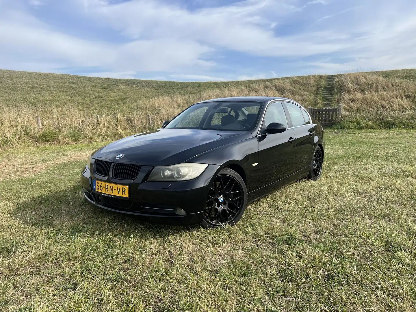 BMW 330 330i Dynamic Exec. Handgeschakeld Orig. Nederlands Чёрный - 1