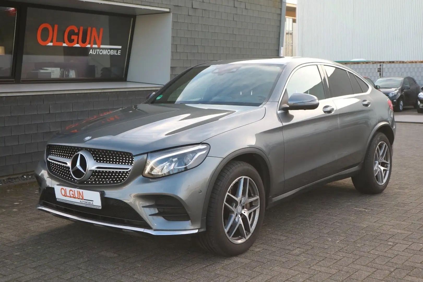 Mercedes-Benz GLC 250 d 4Matic AMG*HUD*AHK*360 CAM*LED* Grau - 1