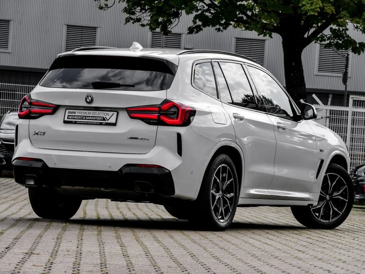 BMW X3 xDrive30e M-Sportpaket NAVI+LHZ+KZG+AHK+RFK+Shadow Bianco - 2