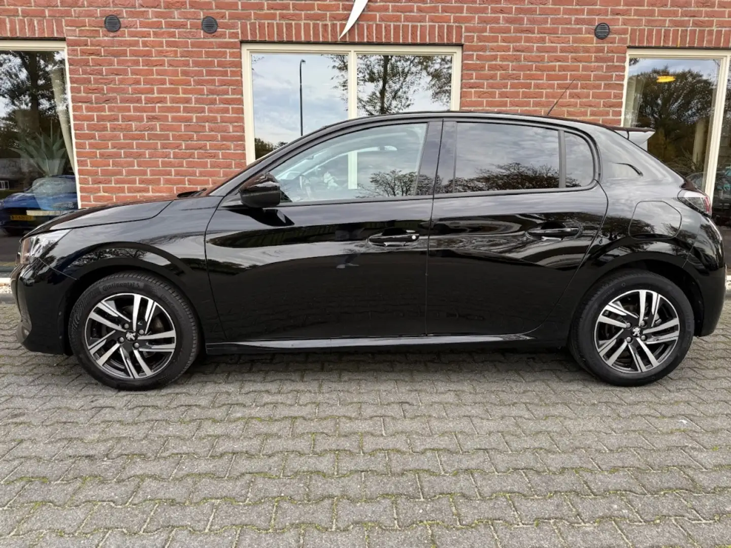 Peugeot 208 1.2 PT BL Allure Automaat CAMERA / VIRTUAL DASH / Nero - 2