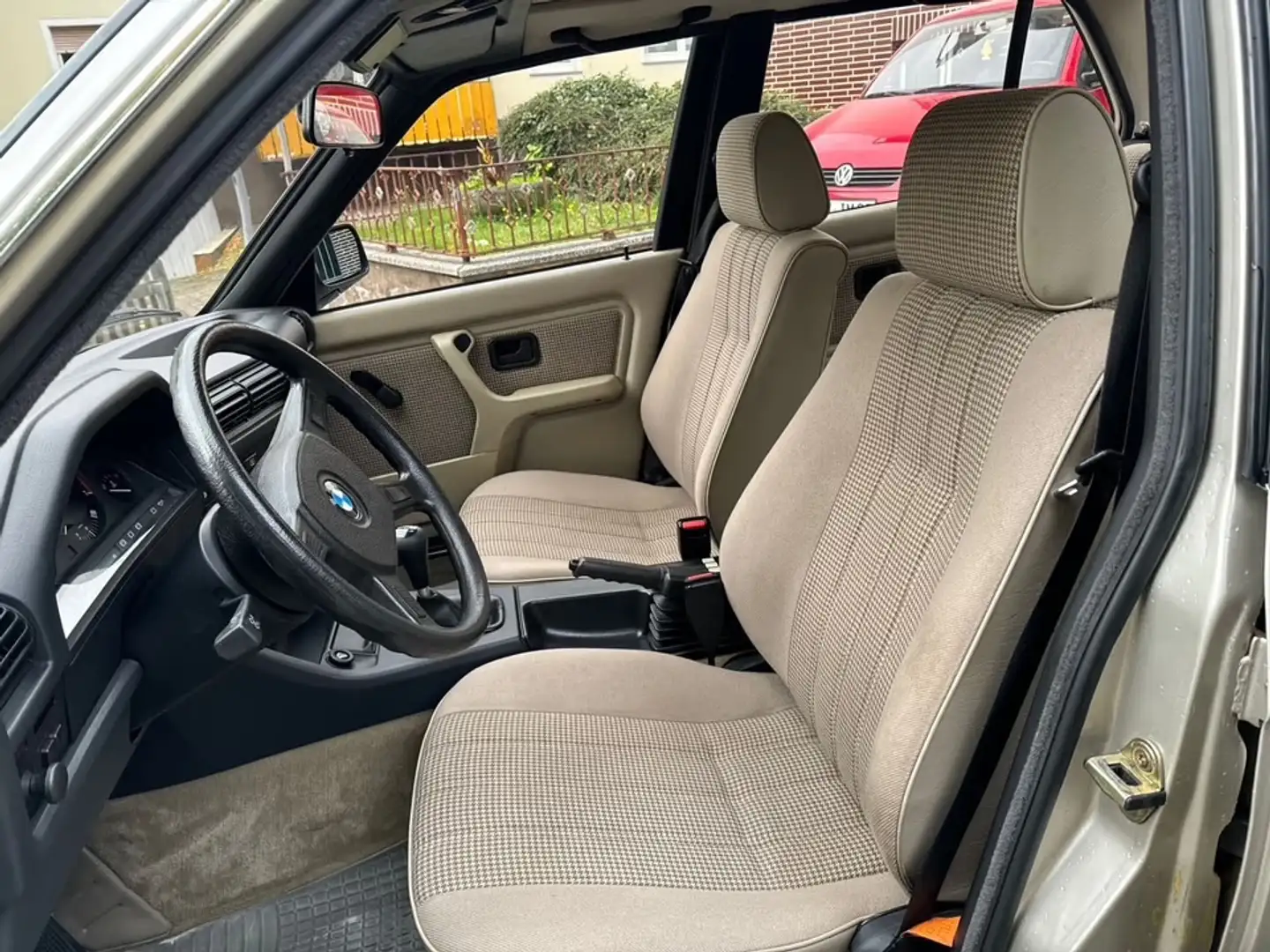 BMW 320 E30 Beige - 2