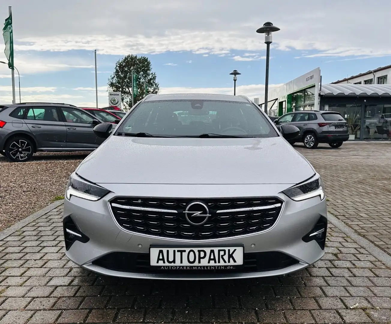 Opel Insignia B Sports Tourer Business*LED*NAVI* Silber - 2