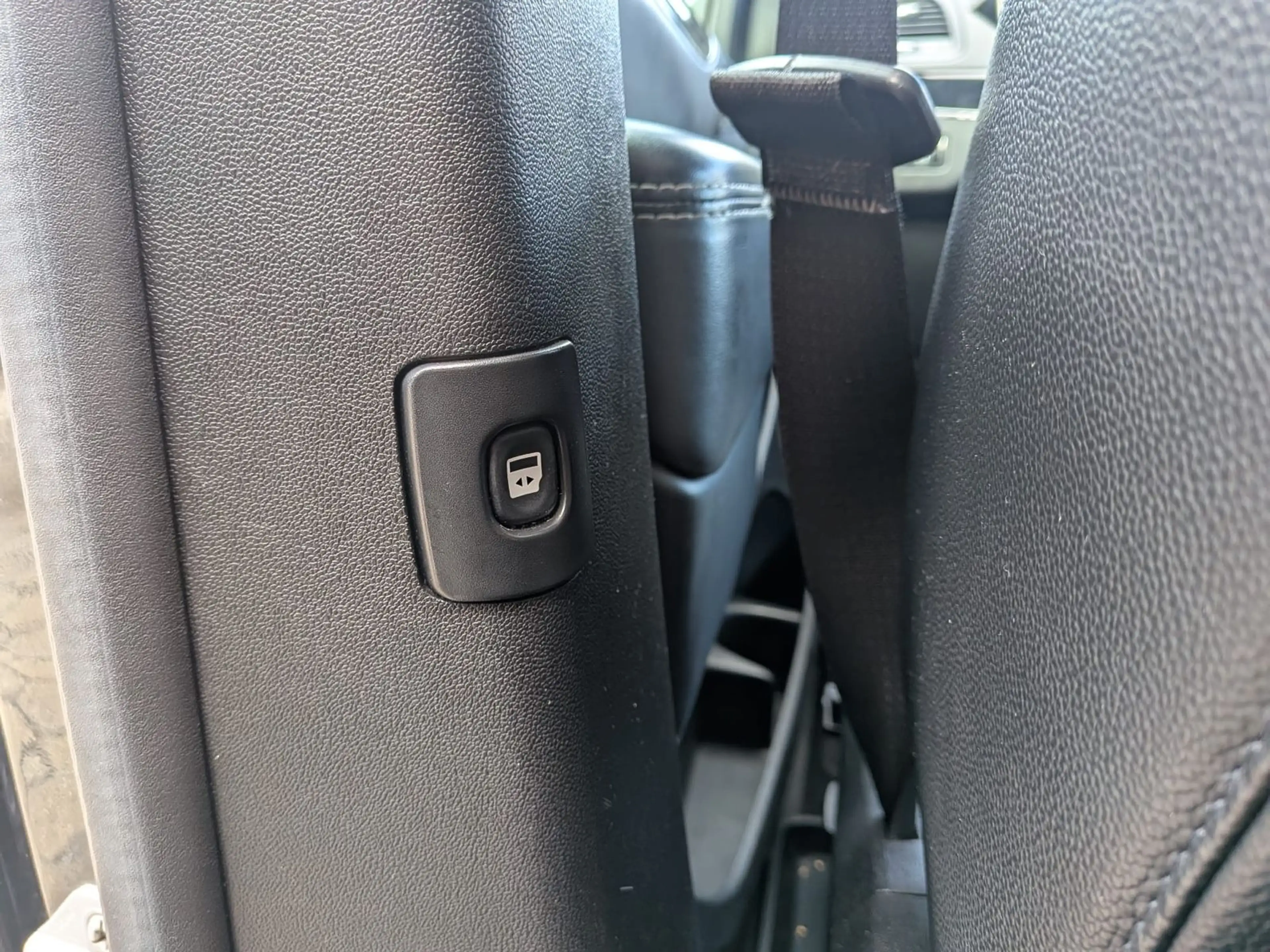 Lancia Voyager S 7-Sitze DVD Xenon TÜV bis 2028 — photo 12