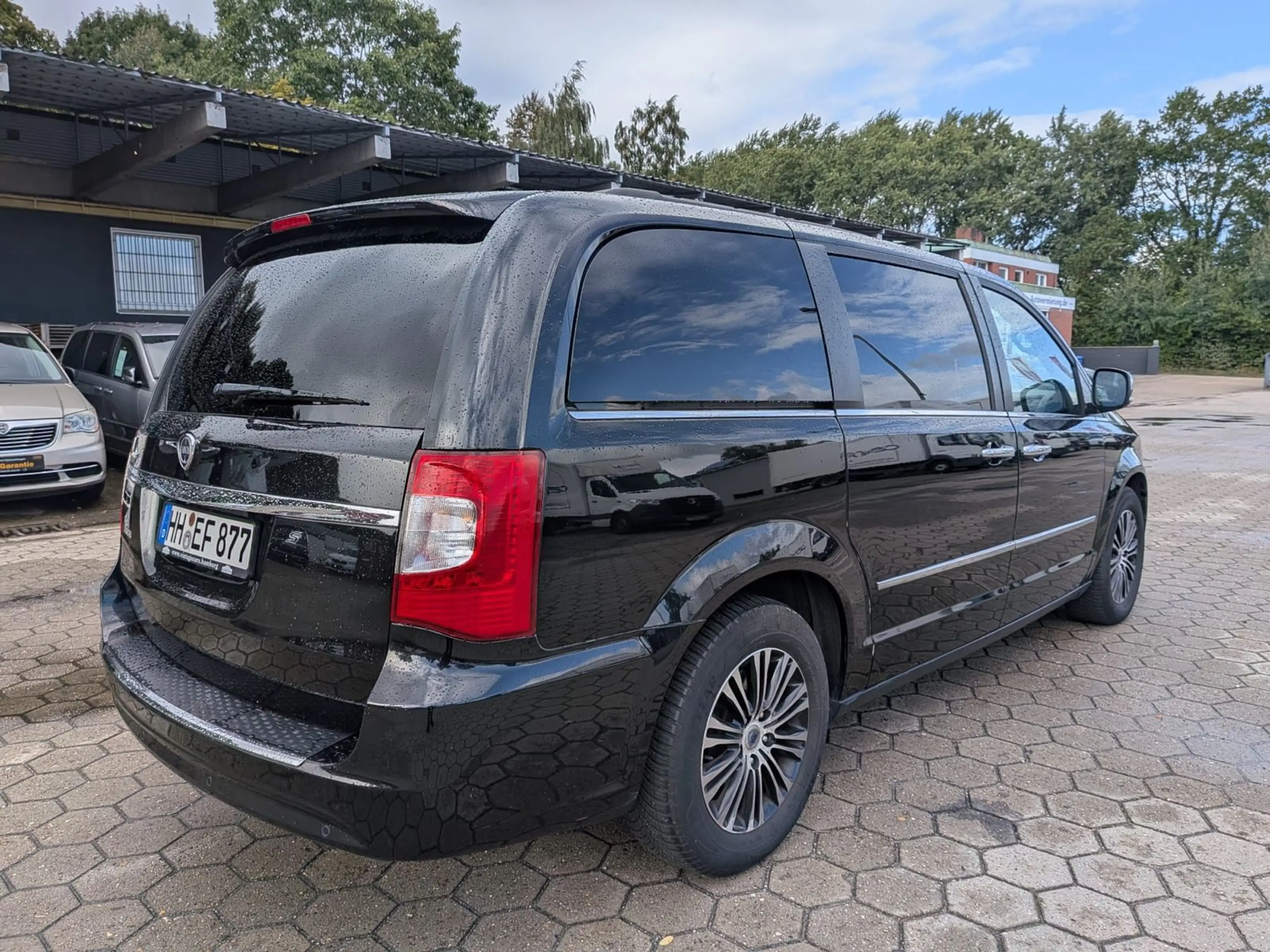 Lancia Voyager S 7-Sitze DVD Xenon TÜV bis 2028 — photo 4