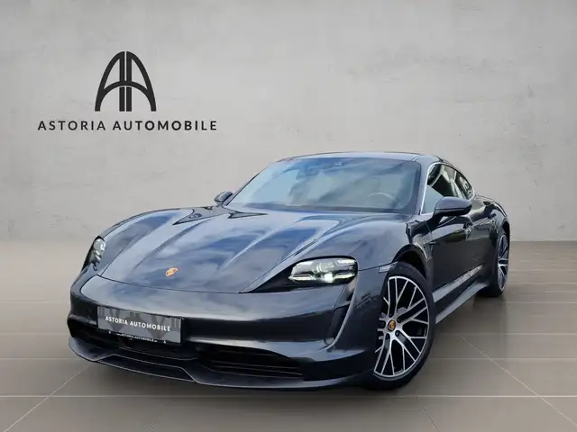 Porsche Taycan 4S APPROVED Pano Vierradlen Massage PDLS+