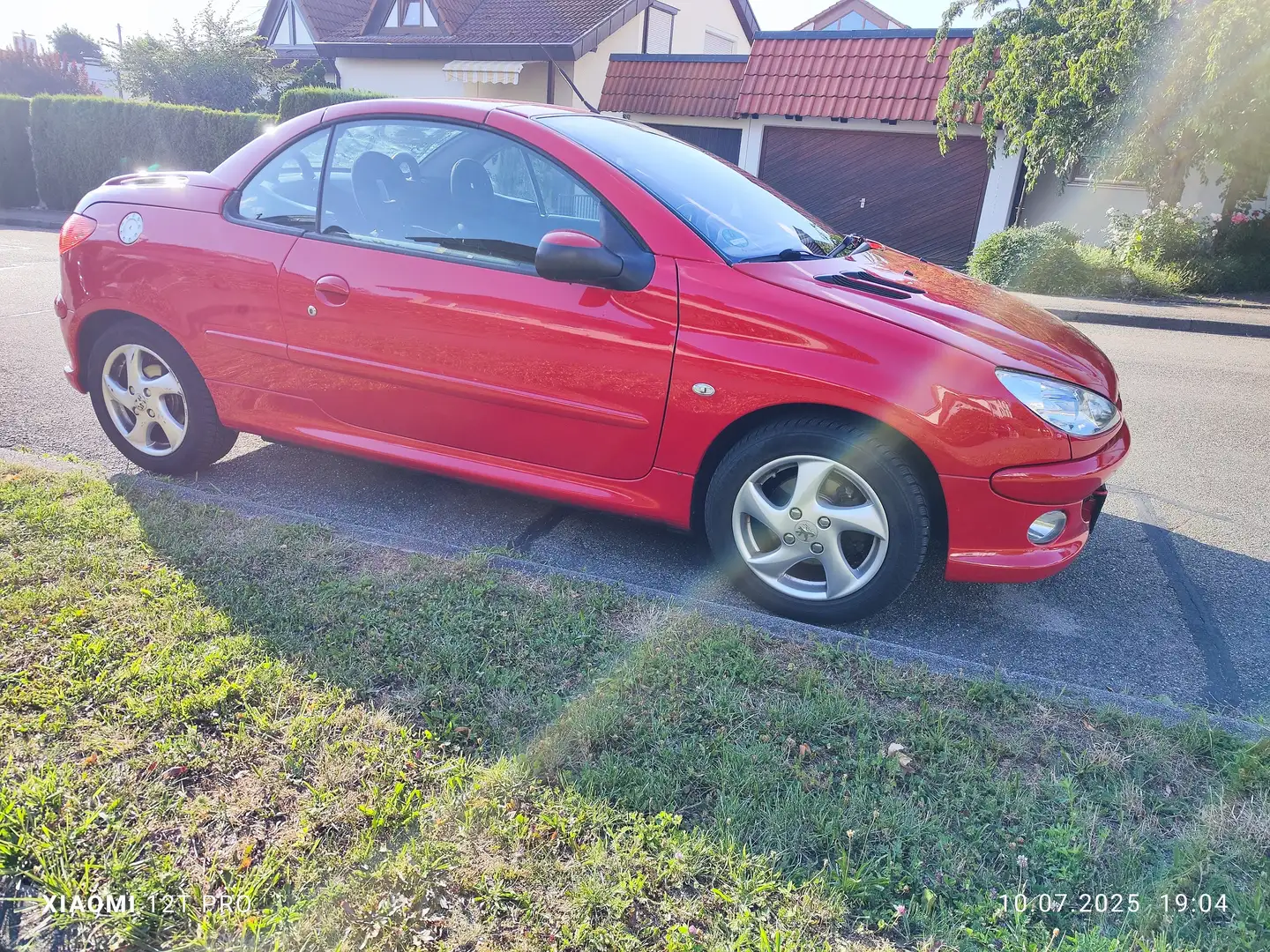 Peugeot 206 206 CC 110 Automatik Tendance Rot - 2